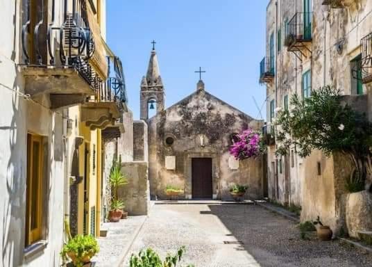 Апартаменти Lipari Centro Storico Flat 7 Min From Port Екстер'єр фото