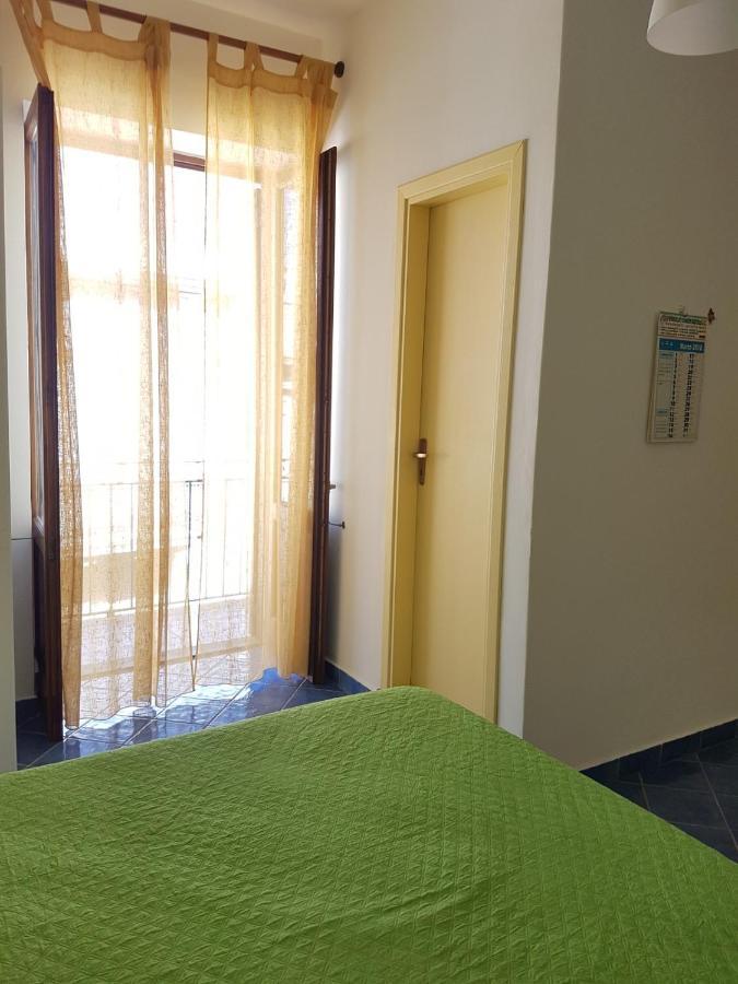 Апартаменти Lipari Centro Storico Flat 7 Min From Port Екстер'єр фото