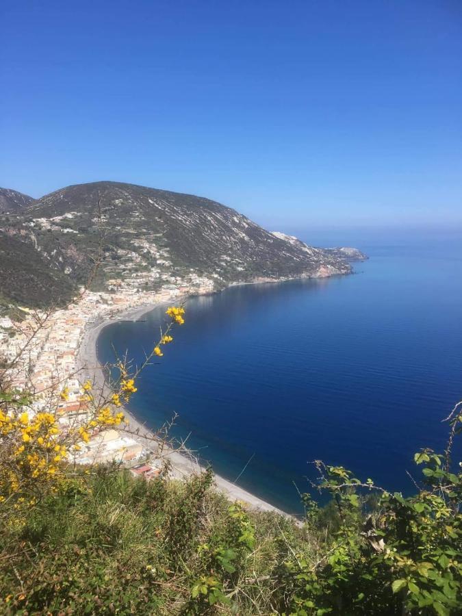 Апартаменти Lipari Centro Storico Flat 7 Min From Port Екстер'єр фото